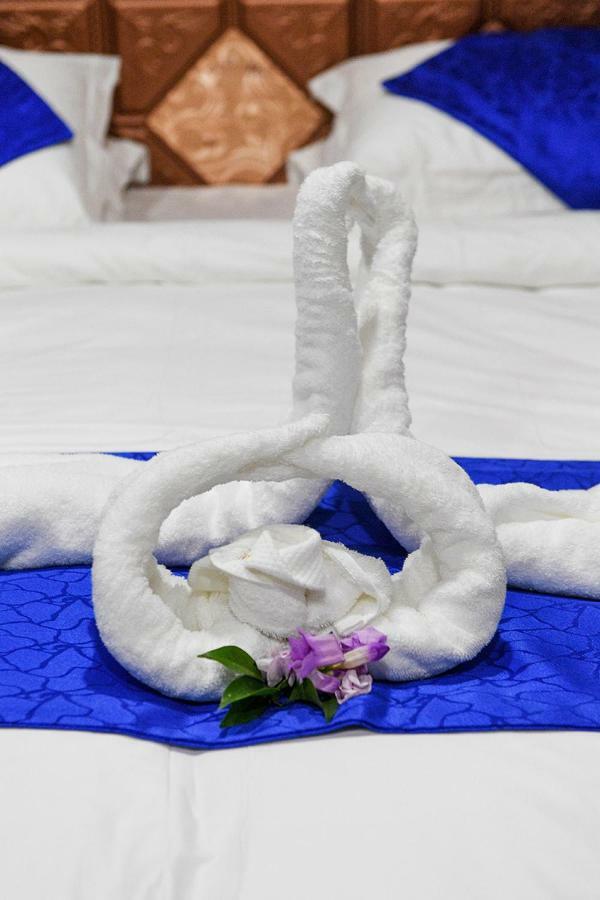 The President Hotel Нанди Экстерьер фото